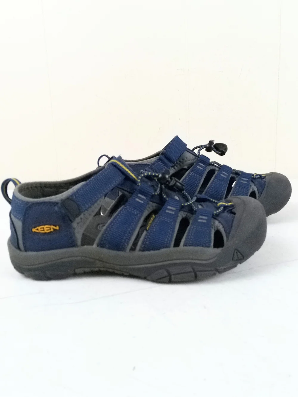 Keen Newport H2 Hiking Sandals Kids Size 3 Closed-Toe Adventure Outdoor